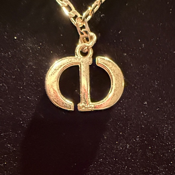 Christian Dior Gold Pearl Pendant Necklace - Picture 2 of 4